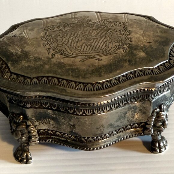 Vintage Silver Plate Hinged Jewelry Trinket Box Lion Crest & Feet Int'l Silver - Picture 1 of 15